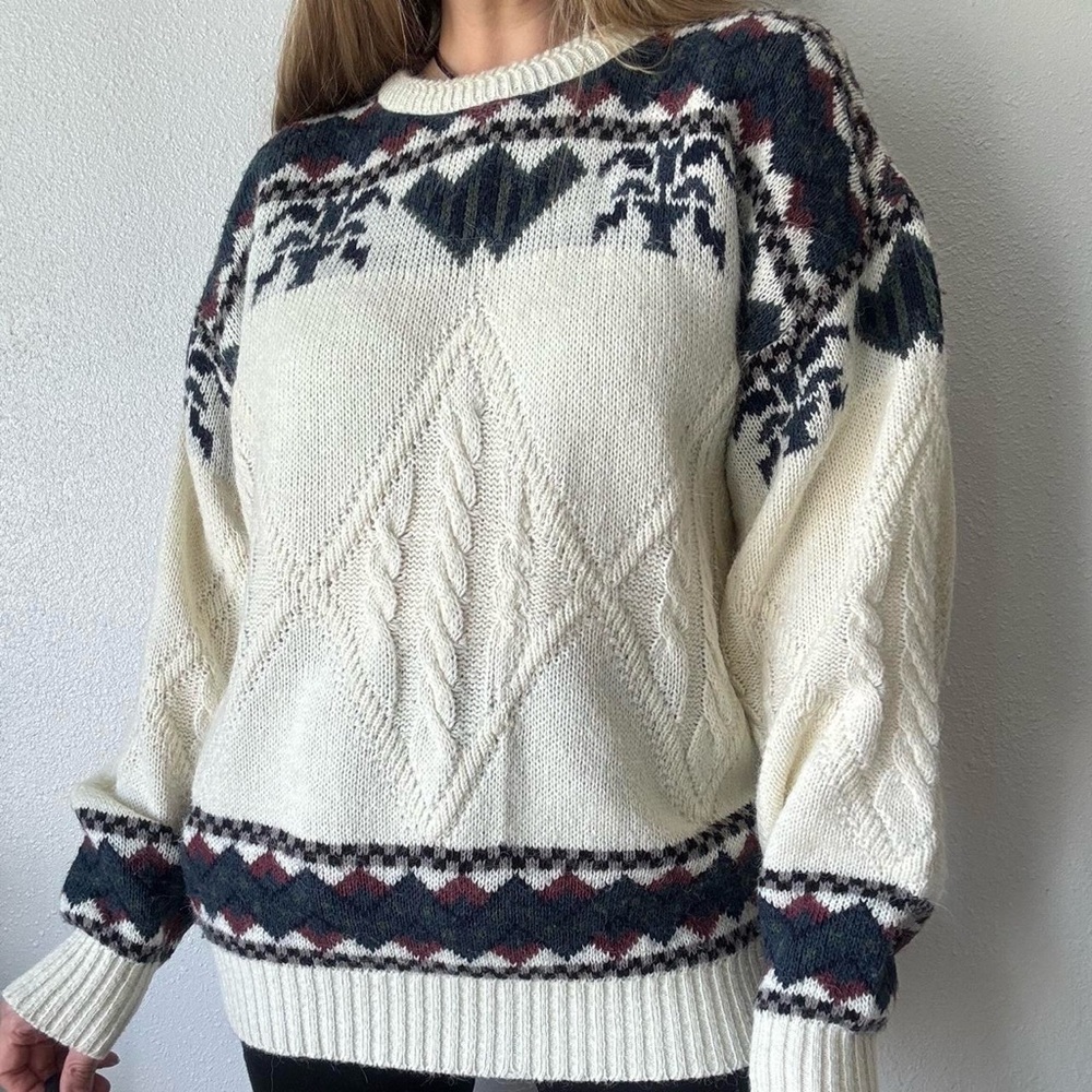 London Fog Cream and Black Geometric Sweater